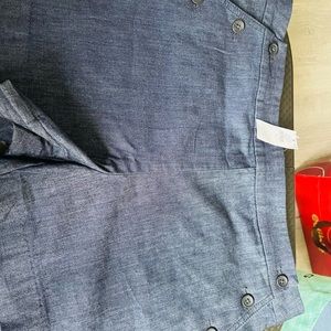 BANANA REPUBLIC NWT WOMANS DENIM SHORTS  SIZE 10 - FREE SHIPPING